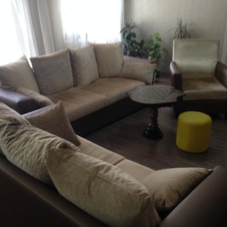 Appartement Cheap And Chic à Batoumi Extérieur photo