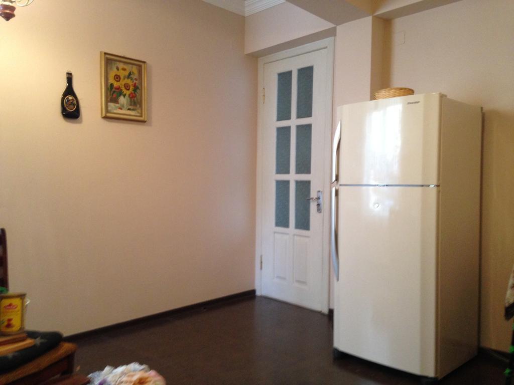 Appartement Cheap And Chic à Batoumi Extérieur photo